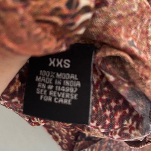 Tolani Collection Printed Long Sleeve Blouse Floral, oversized fits small - Picture 5 of 5